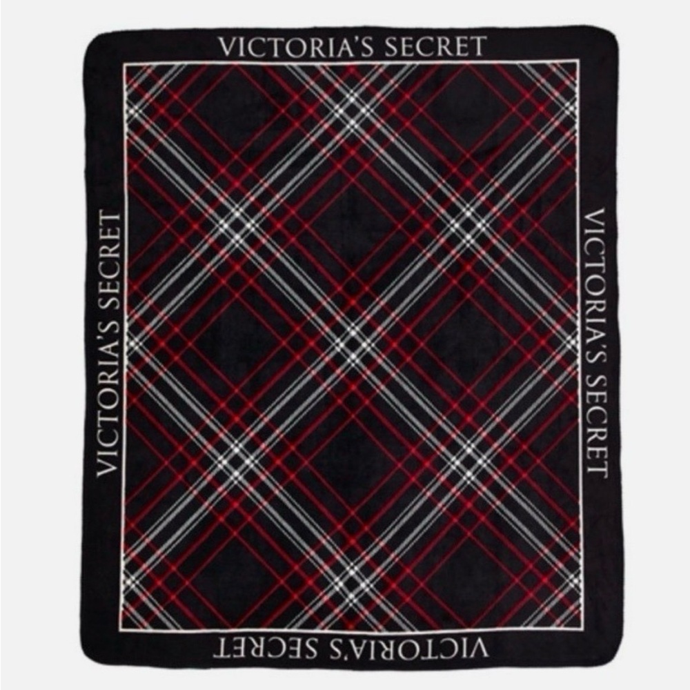 VICTORIA'S SECRET New Cozy Fleece Blanket
